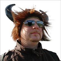 Bommel mit Helm
